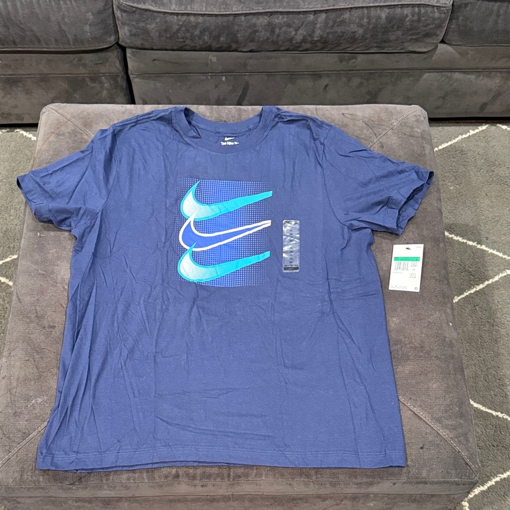 Nike Men's Blue and Teal Swoosh T-Shirt